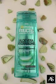 Il gel di aloe vera, grazie alla sua concentrazione di vitamina b1 e acido folico, è un'ottima soluzione contro problemi di capelli fragili e . Garnier Fructis Aloe Vera Hydra Bomb