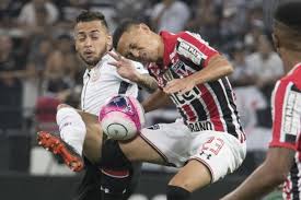 Cássio ressalta gratidão pelo corinthians, mas não descarta jogar em outros clubes um dos maiores ídolos do corinthians, o goleiro cássio pode estar vivendo as suas últimas temporadas no clube. Briga Apos O Jogo Foi Provocada Por Discussao Entre Auxiliar Do Corinthians E Dois Atletas Rivais