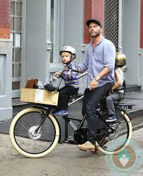 Liev Schreiber Rides With His Boys On A Bicycle Built For Three Urban Bike Bicycle Urban Bike Style