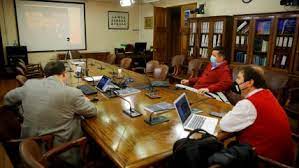 Se le otorga a los directores un bono de fin de año de 200 mil pesos, a gerentes generales 150 mil, precisó moyano a radio diez, y dijo que la escala alcanza a choferes (37 mil), capataz de taller de impresión y mayordomo (19.900) y hasta asistente oficial de ordenanza (16.100), entre otros, afirmó. Iqobkyngl1k1om