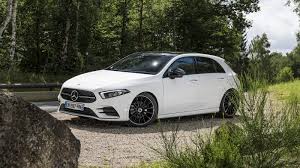 Comparatif De La Nouvelle Bmw Serie 1 Contre La Mercedes Classe A L Automobile Magazine
