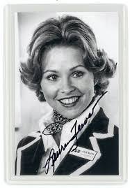 Lauren Tewes's Instagram, Twitter & Facebook