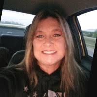 Lisa Helsley's Instagram, Twitter & Facebook