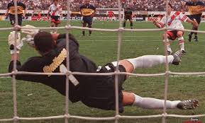 Boca venció a river en los penales y avanzó a semifinales de la copa de la liga. El Penalti Atajado A Gallardo El Gran Recuerdo De Oscar Cordoba En El Superclasico