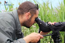 Cinq ans après un passage « en coup de vent », le tour revient pour s'attarder sur le géant de provence, devenu parc naturel régional, avec une double ascension (dont celle, quasi inédite, par sault) et une arrivée à son pied. Etang De Thau Destination Nature Entre Mer Et Terre
