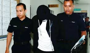 Polis menemui semula sebahagian barang kemas itu yang dijual di kedai emas di ampang manakala. Bunuh Pensyarah Bekas Penuntut Kolej Dihukum Gantung