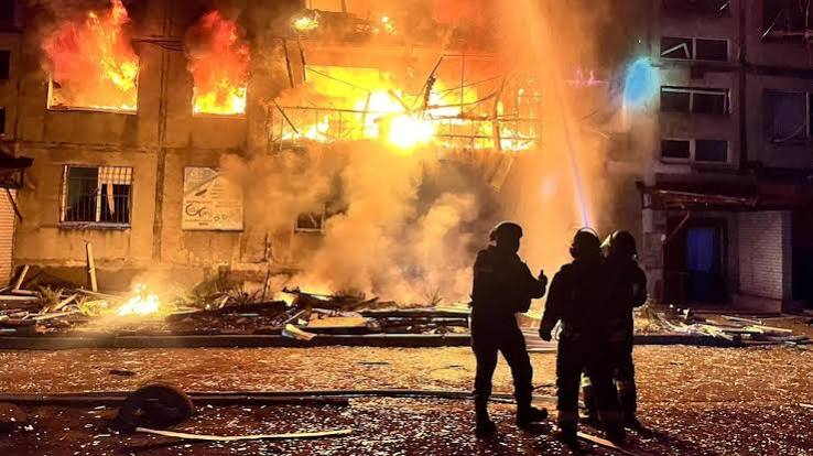 Deadly Russian attack overnight on Ukraine kills at least 20 and injures 55 more - ABC News