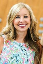 April Munn's Instagram, Twitter & Facebook