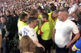 Tottenham hotspur aston villa vs. Video Vicious Brawl Between Supporters During Man Utd Vs Leeds Friendly
