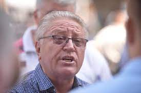 Poner en valor los principios éticos del periodismo y fomentar la confianza del público en los medios de comunicación y los profesionales del periodismo. Cine Este Ion RÄƒdoi Seful Sindicatului Care A Creat Haos In Bucuresti DupÄƒ Greva SpontanÄƒ De La Metrou Observatornews Ro