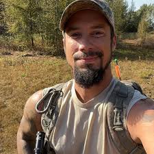 PINK SALMON NUMBERS ON THE RISE DNR fisheries crews conducting daytime  surveys