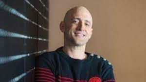 Paulo gustavo amaral monteiro de barros, commonly known as paulo gustavo, was a brazilian actor, comedian, director, screenwriter, and prese. Paulo Gustavo Wiki Age Husband Instagram Partner Sons Health Covid Cause Of Death Family Primal Information