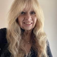 Alan Bathgate's Instagram, Twitter & Facebook