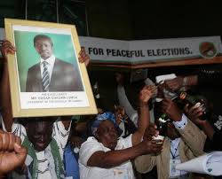 Aug 15, 2021 · edgar lungu, âgé de 65 ans, brigue un nouveau mandat lors de la présidentielle du 12 août. Zambian President Lungu Re Elected In Disputed Vote Reuters