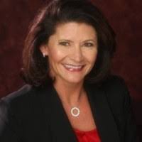 Elisa Roberts's Instagram, Twitter & Facebook