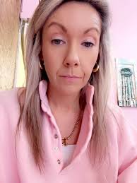 It’s lunch time @thesipsquaredllc and I’m eating an amazing sandwich from  the @grazinggoodtn cooler here! Grab n’ go’s are restocked and won’t last  long!! 🩷