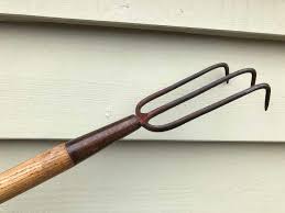 Because the farmhouse look is now sought after by home decorators, many old tools have aesthetic and artistic value that increases their collectible value. Antique Garden Tools