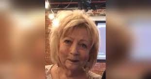 Suzanne Bollinger's Instagram, Twitter & Facebook