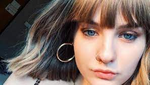 A felvételen a kicsit édesapja, kenneth perry fogja, miközben nicki a babához beszél. Who Is Victoria De Angelis Boyfriend Mother Years Instagram