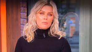 Behalve één programma, namelijk rtl boulevard. Bridget Maasland Vergeet Bh Aan Te Trekken Tijdens Uitzending Man Man