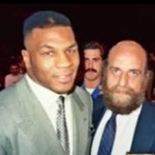 Lo menos objetivo que vi en periodista deportivo. Como dijo Alejandro  Fabbri: un payaso mediático.