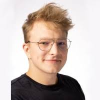 600+ "Piaskowski" profiles