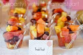 This summer fruit salad with peach poppy seed dressing recipe is light and healthy. Pin De Stefanie F Em Parties Alimentos Festa Show Da Luna Festa De Flamingo Rosa