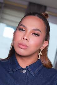 One word for Emmanuela's make up artist ☺️