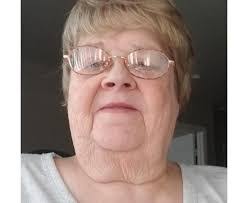 Mary Howald's Instagram, Twitter & Facebook