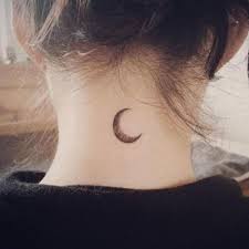 Tattoo là từ tiếng anh của từ hình xăm là một hình thức nghệ thuật khắc vĩnh viễn lên da mỗi hình xăm sẽ đi theo người mang nó đến suốt cuộc đời. 50 Hinh XÄƒm Nhá» Dá»… ThÆ°Æ¡ng Cho Ná»¯ á»Ÿ Gay Cá»• Tay Eo Má»›i Nháº¥t 2020