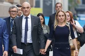 explicar amizade com Moraes ...