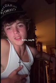 TYPE SHI🤭🫣 #waylonwyatt #fyp