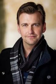 Mary Shandonay's Instagram, Twitter & Facebook