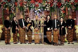 Alasan Kenapa Baju Pengantin Jawa Berwarna Hitam Padahal Kan Warna Berkabung Ya