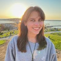 Abigail Cummings's Instagram, Twitter & Facebook