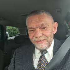 Edward Windom's Instagram, Twitter & Facebook