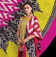 Ertugrul gained popularity in pakistan. In Pictures Esra Bilgic Dons Pakistani Look With New Grace