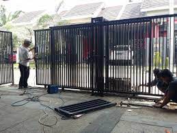 Tiga putra | jasa pembuatan pagar rumah minimalis sederhana unik murah type 36 type 45 2013 2014 se surabaya sidoarjo gresik. Jasa Pembuatan Pagar Rumah Berkualitas Ide Pagar Murah Ide Pagar Desain Depan Rumah