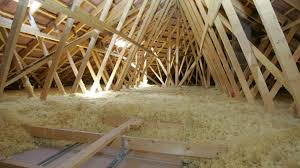 La laine de roche est un isolant performant, sain et durable pour votre maison. Isolation Des Combles Par Epandage L Essentiel A Savoir