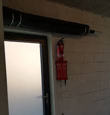 de lente is begonnen met een droogmolen en paasdecoratie buitenkeuken ontwerp parasol opberging