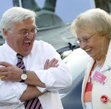 Gemeinsam haben sie eine tochter. Steinmeier Nackt Mit Kollege Asselborn In Honeckers Flieger Welt