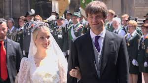 Sassa, so der spitzname der braut, hat die nacht vor der trauung im goyeneche palast in lima verbracht. Christian Alessandra Von Hannover Drei Tage Traumhochzeit So Sagt Das Welfen Paar Ja Bunte De