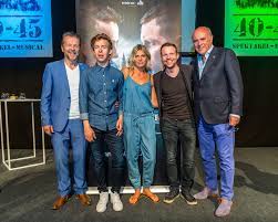 Studio 100 nv is een belgisch bedrijf in de amusementssector. Studio 100 Strikt Vlaamse Topcast Voor Spektakel Musical 40 Gazet Van Antwerpen Mobile