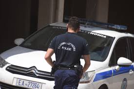 Νέο φρικιαστικό έγκλημα κατά γυναίκας, αυτή τη φορά στη δάφνη. Agrio Egklhma Sthn Dafnh Esfa3e Th Gynaika Toy Kai Parado8hke