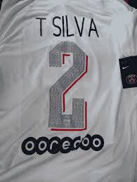 Ανακάλυψε τη μεγάλη ποικιλία σε ρακέτες τένις, απόκτησε αυτές που σου ταιριάζουν και κάνε παιχνίδι. Un Flocage Inedit Sur Les Maillots Du Psg Pour Le Retour Au Parc