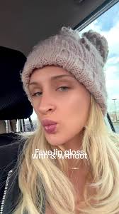 Why is this so satisfying tho. 💗💄👄 @chanel.beauty