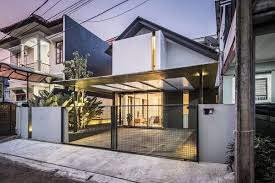 Model atap yang menarik karena hanya atap miring satu arah yang tentunya menambah keunikan rumah. 20 Desain Rumah Atap Miring Minimalis Modern Industrial