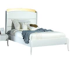 Modernes bett (120 x 200 cm) mit kopfteil und akzenten in schwarz und weiß. Almila Elegant Bett 120x200 Cm Mobel Zeit