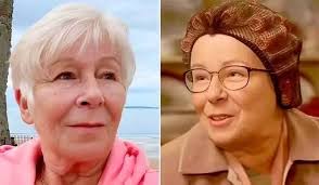 Should Mrs Browns Boys continue with more seasons?