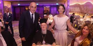 Ο απόστολος γκλέτσος εξομολογήθηκε στην ναταλία γερμανού την μοναδική απαίτηση που έχει από τον σύντροφο της μονάκριβης κόρης του. H Adhmosieyth Fwtografia Me Ton Oikoymeniko Patriarxh Apo To Gamo Toy Dhmosiografoy Manwlh Kwstidh Fwto Thecaller